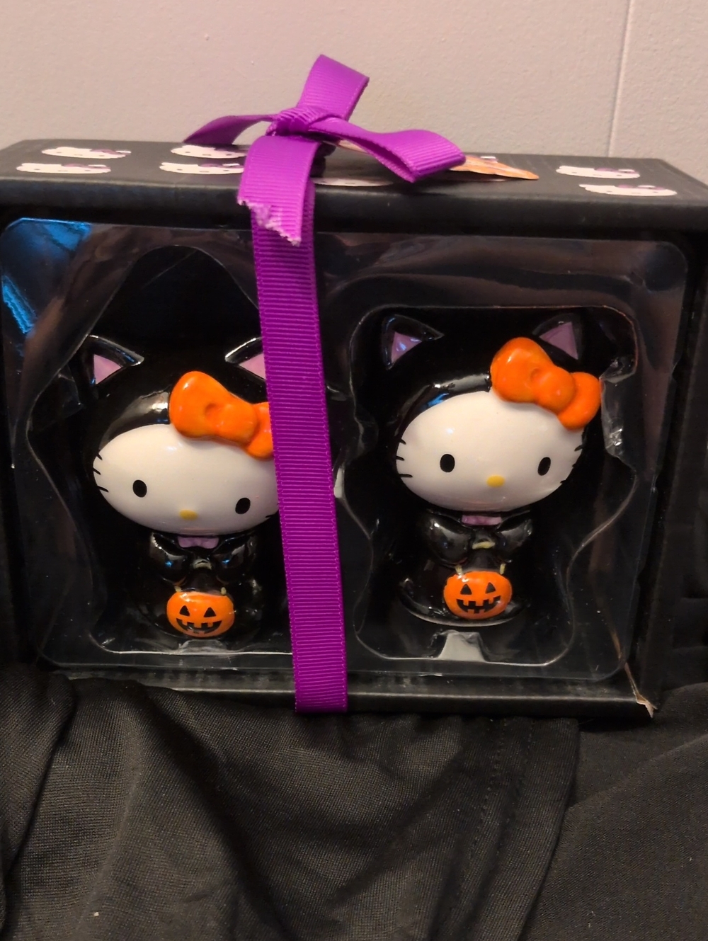 Hello Kitty Halloween Salt And Pepper Shakers